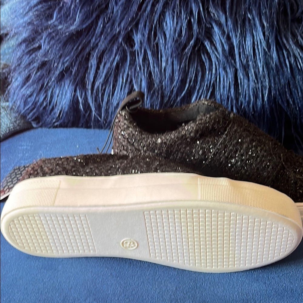 DV by Dolce Vita Black Textured Sneakers - Picture 9 of 14
